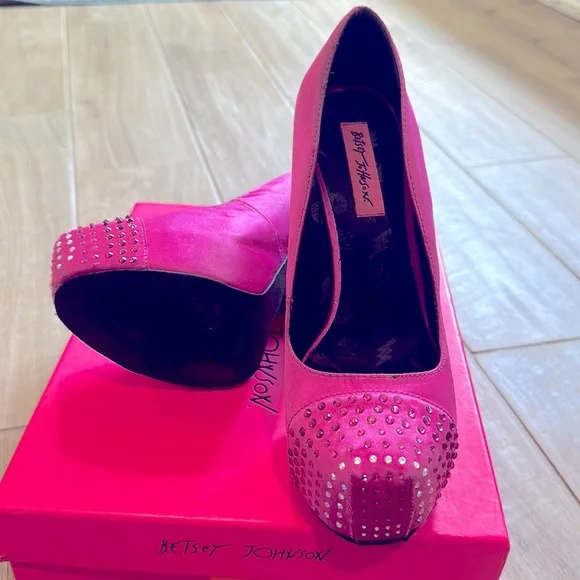 Betsey Johnson "Majestee" Fuchsia 1.5" Platform Square Toe 5" Heel Pumps Sz 9 - Picture 3 of 10